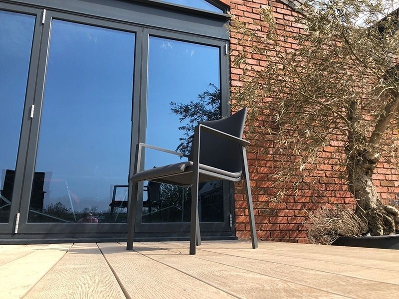 Mustique 10 Chair Extending Set