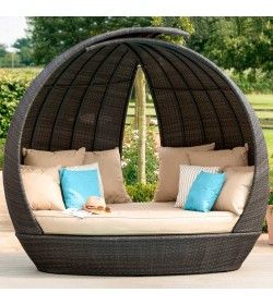 Lotus Daybed