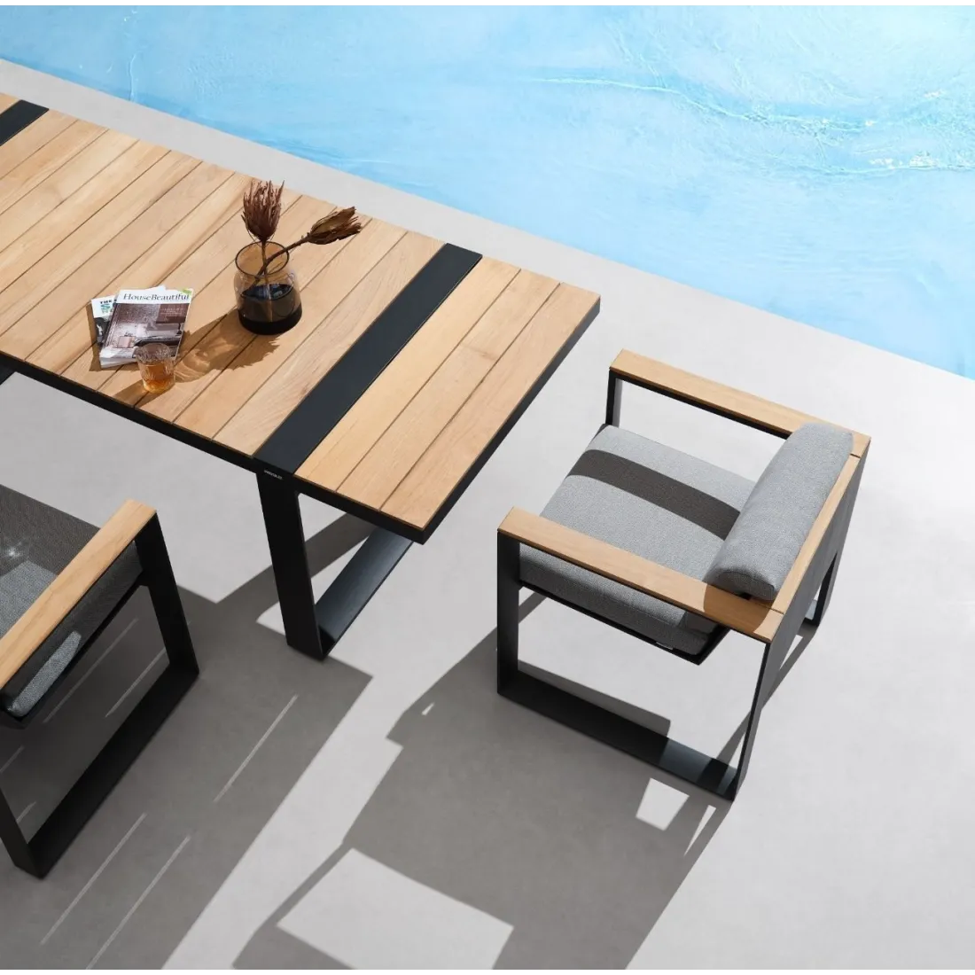 Cambusa Verona 2.4m Dining Set