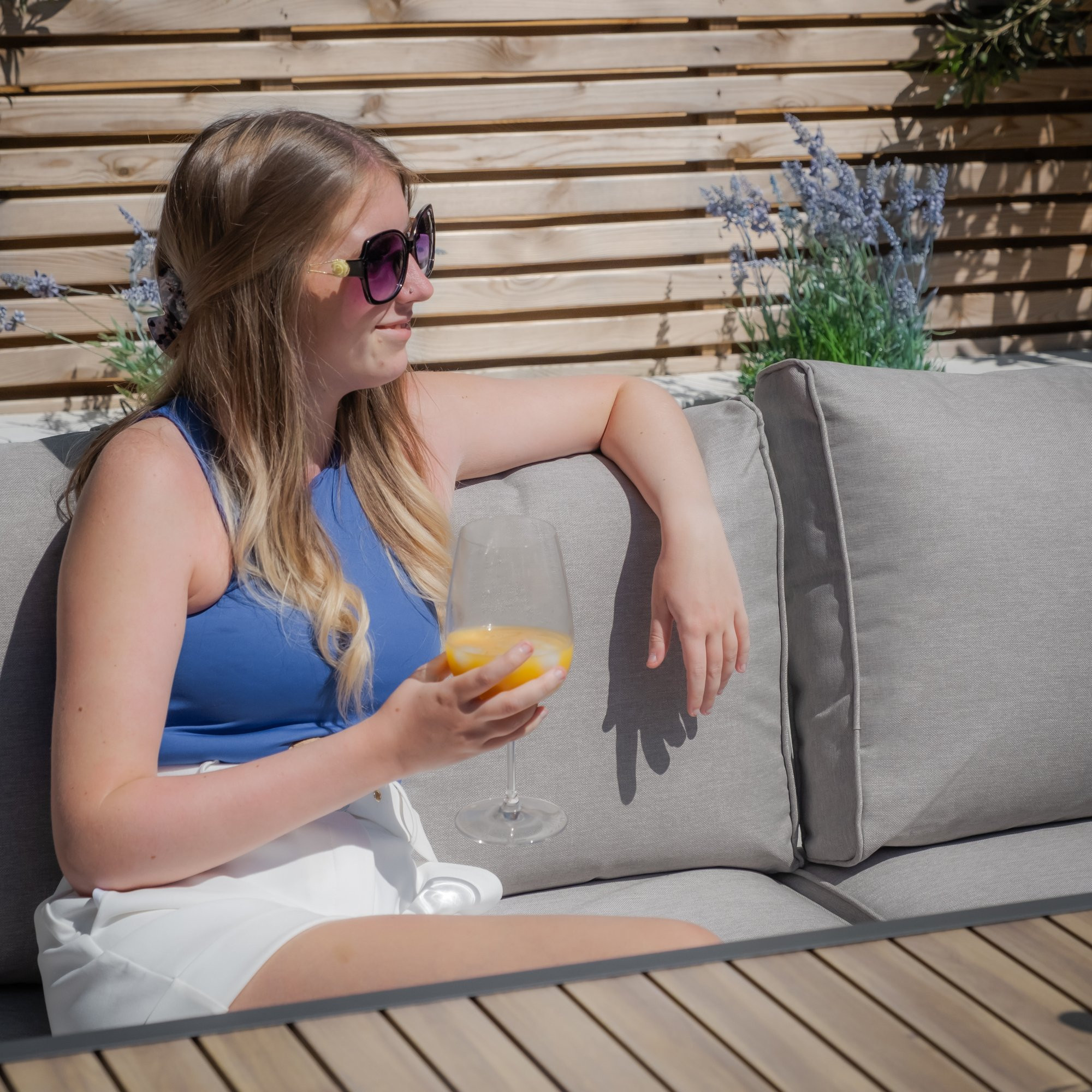 Vancouver Large Aluminium Corner Dining Set with Rectangular Rising Table & 2 Stools