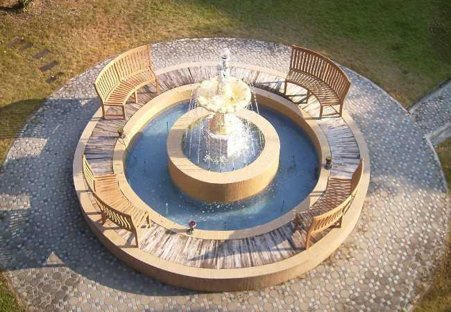Malvern Curved Bench