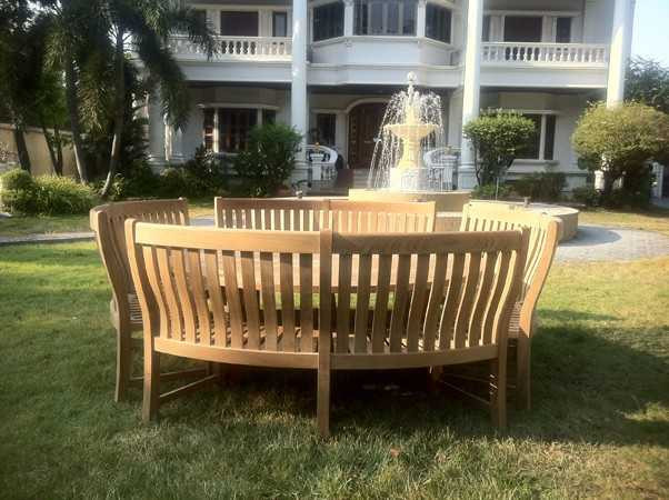 Malvern Curved Bench