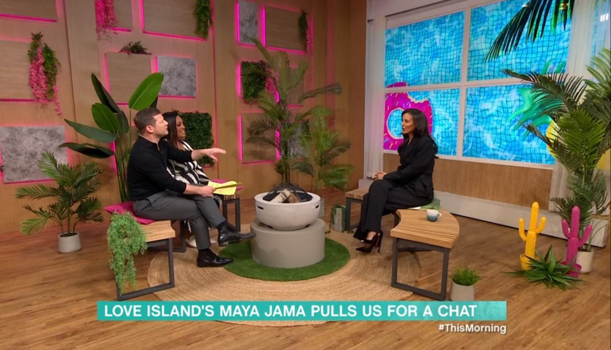 Mandalay Curved Backless Bench