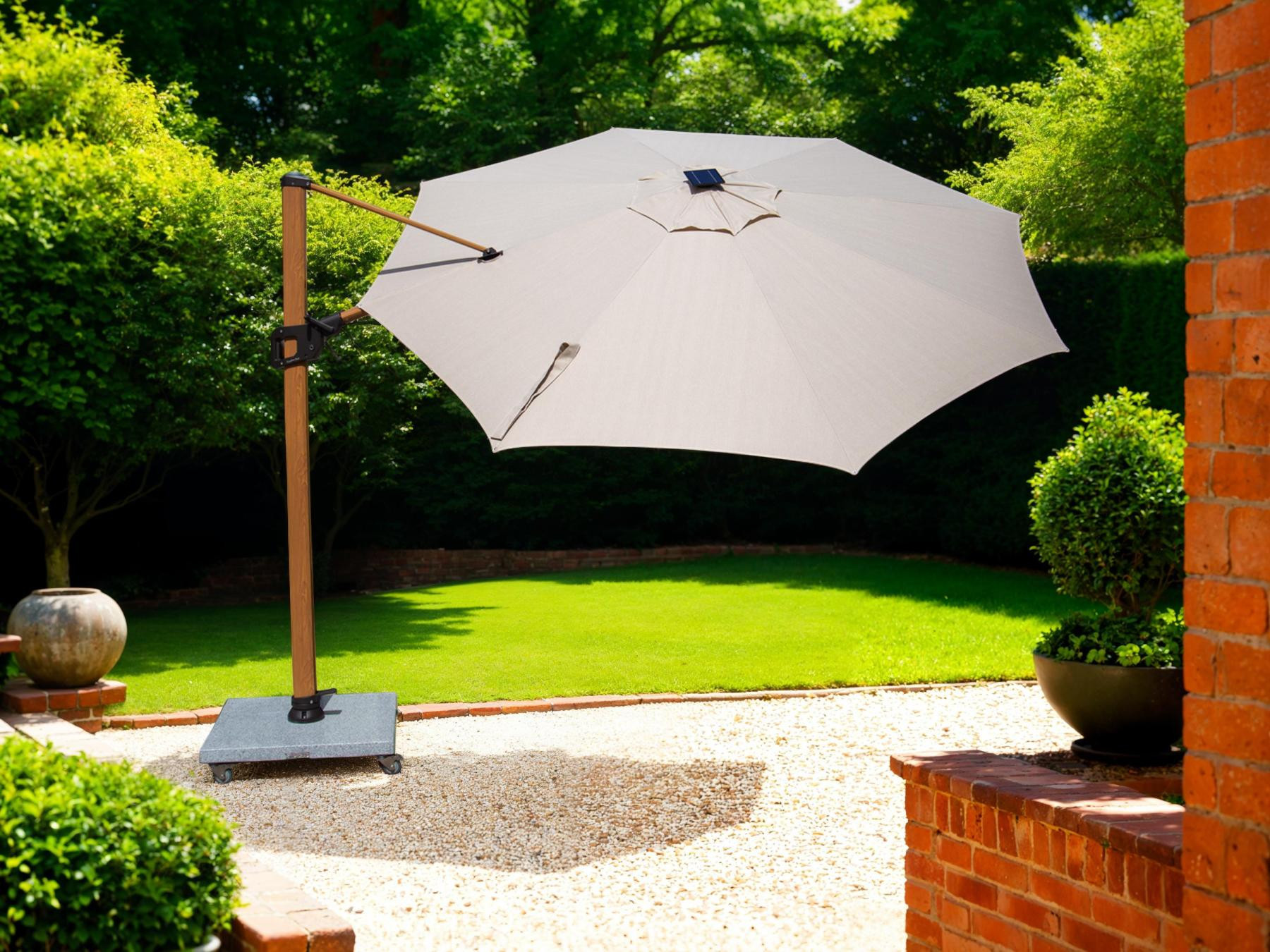 Pisa 3.5M Dia Cantilever Parasol & LED Lights
