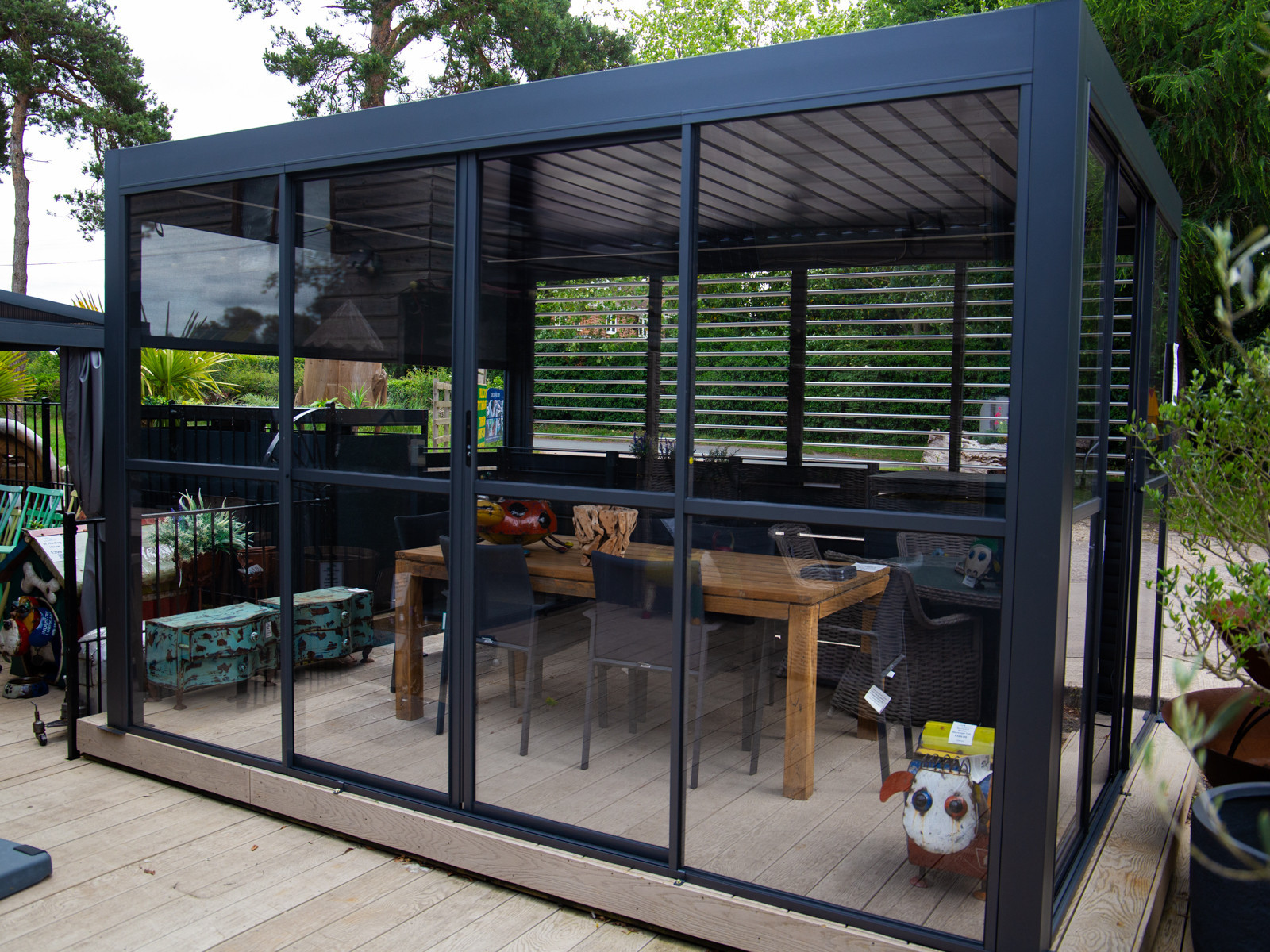 Neptune | Acrylic Sliding Doors