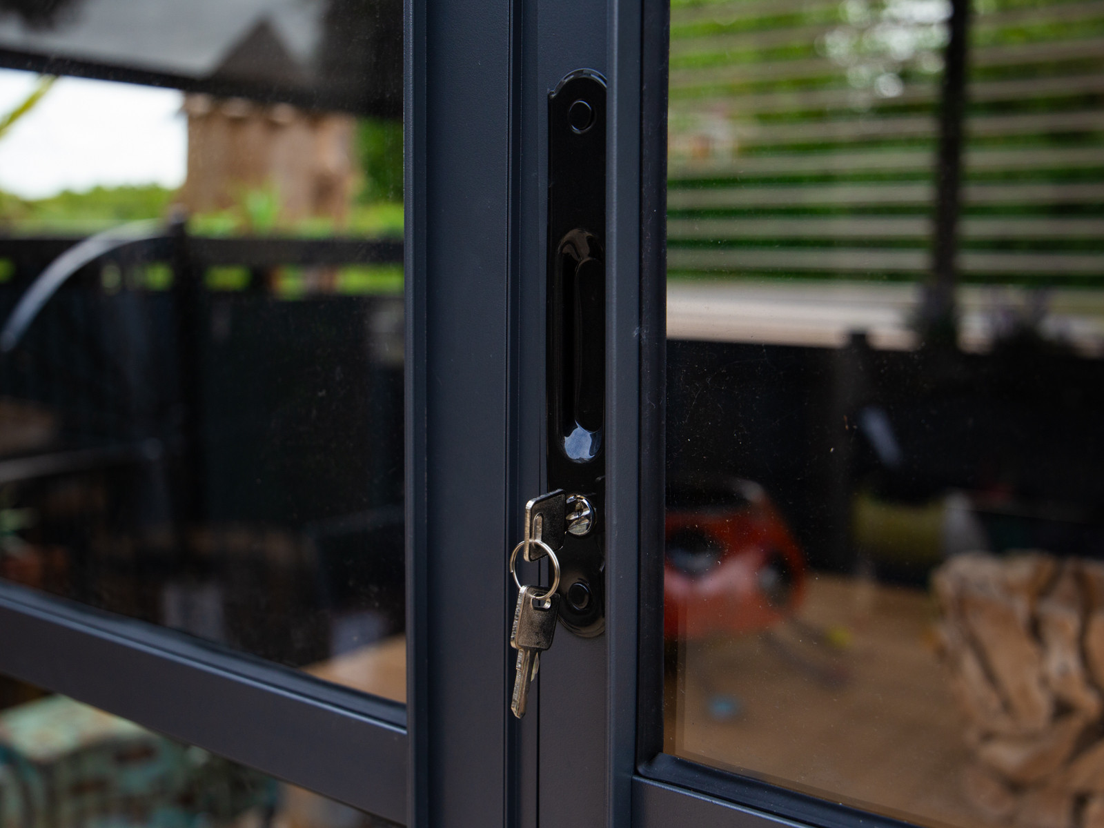 Neptune | Acrylic Sliding Doors