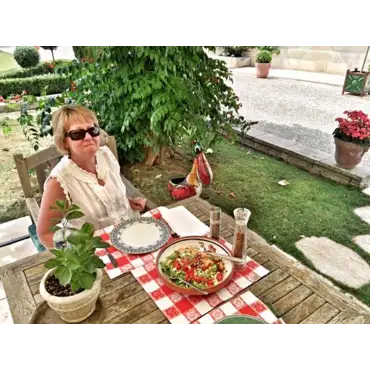 Pete The Pelican Drinks Tub