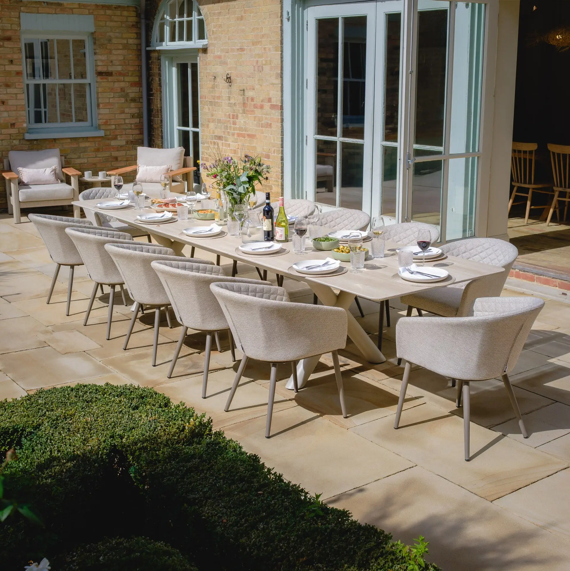 Ambition 8-12 Seat Maxim Extending Dining Set