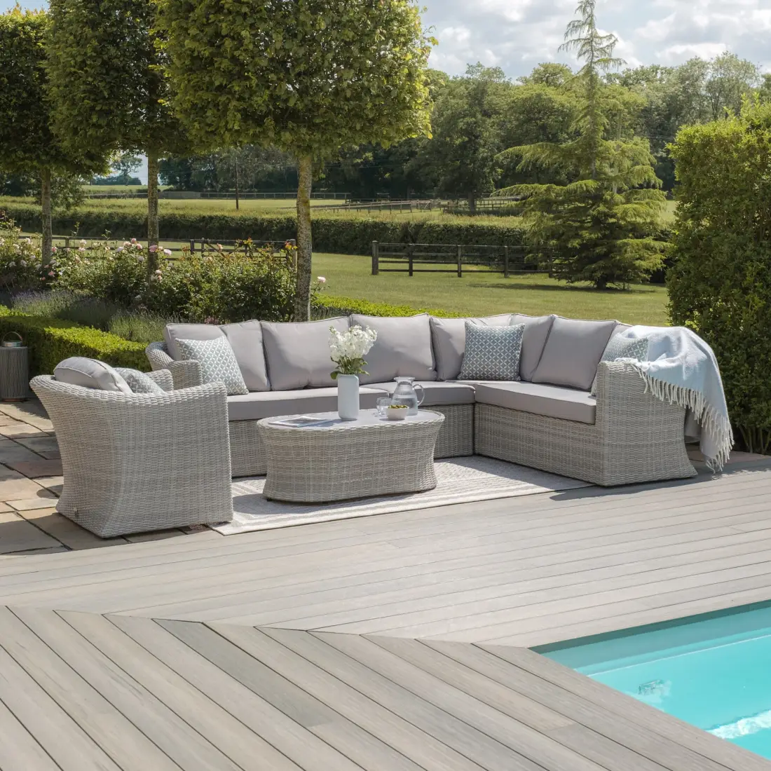 Oxford Large Rattan Corner Sofa Set with Armchair Oxford Large Rattan Corner Sofa Set with Armchair
