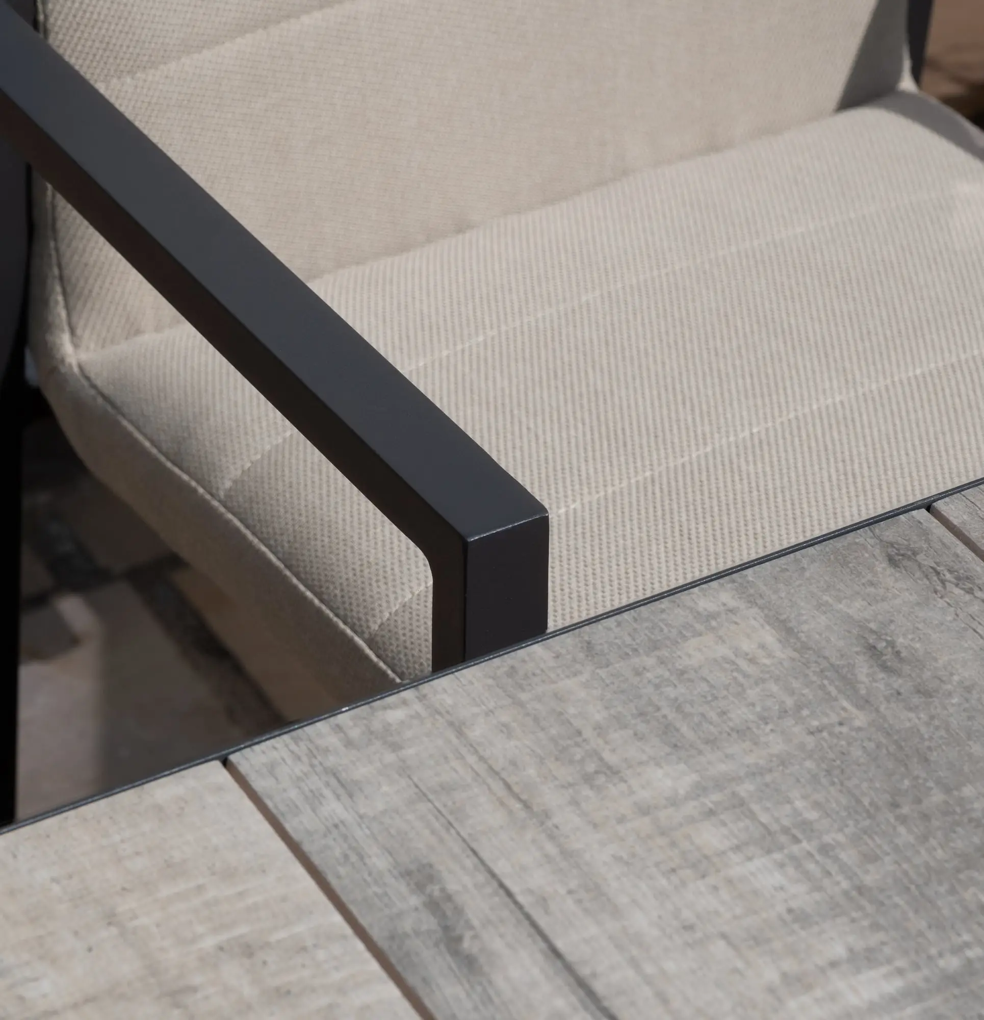 Vienna 6-10 Seat Extending Rectangular Dining Set