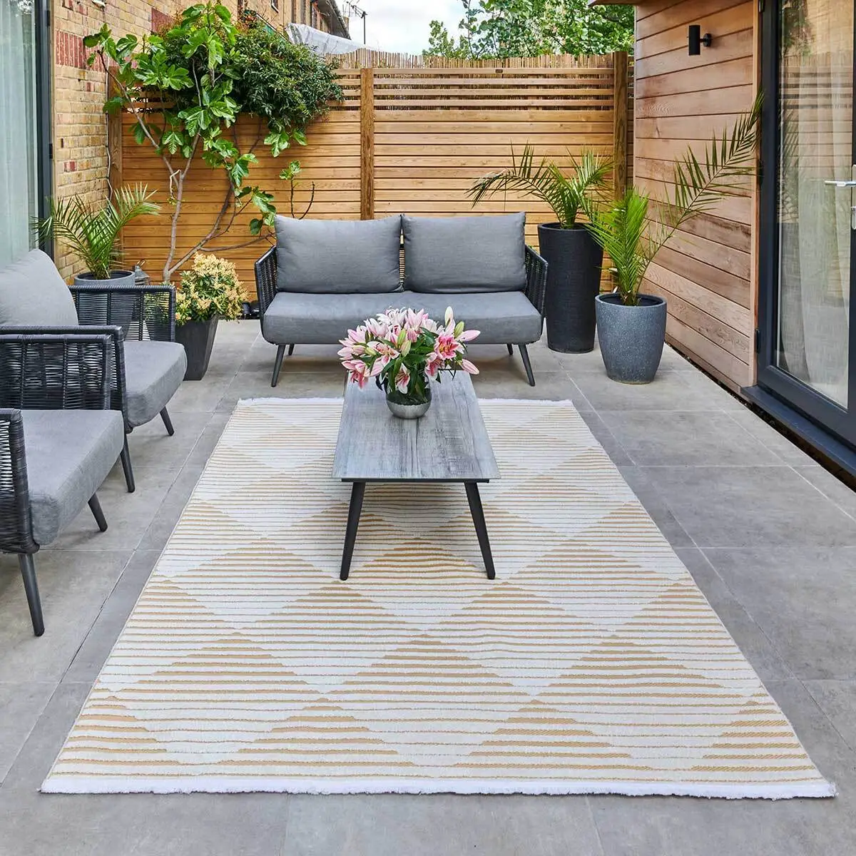 Diamond Indoor & Outdoor Rug - 290x190cm