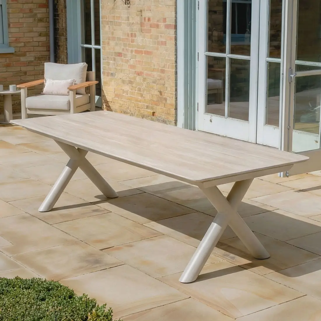 Maxim Extending Aluminium Dining Table Maxim Extending Aluminium Dining Table