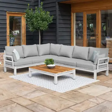 Oslo Corner Group with With Firepit