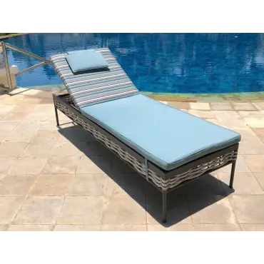 Willow Rattan Sun Lounger – Adjustable, UV-stabilised