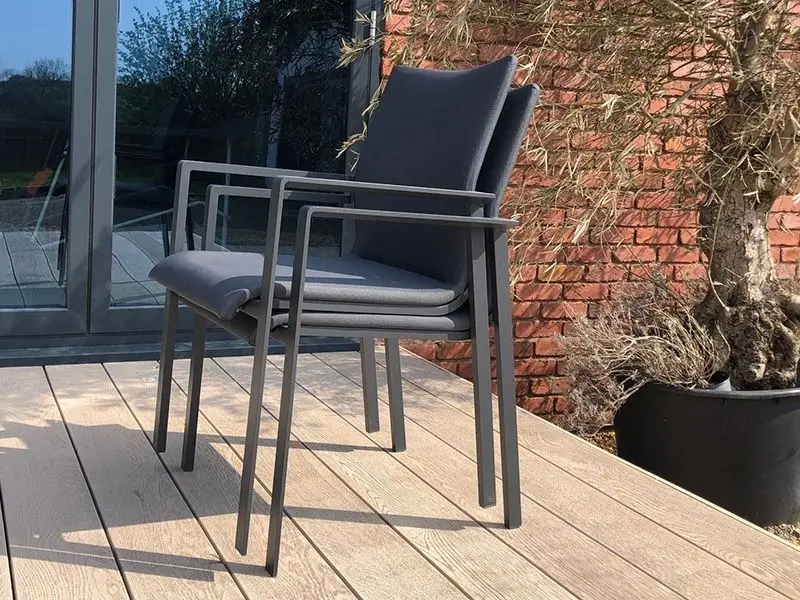 Sense Pair of Dining Chairs Life Range