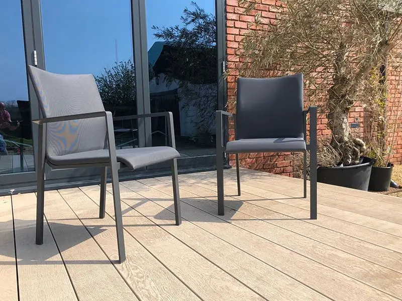 Sense Pair of Dining Chairs Life Range
