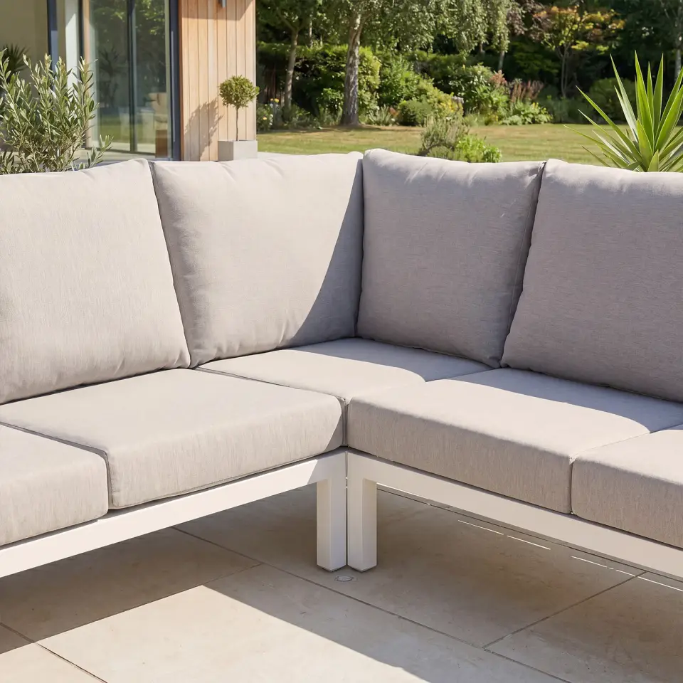 Vogue Aluminium Compact Corner Aluminium Lounging Sofa in Chalk White