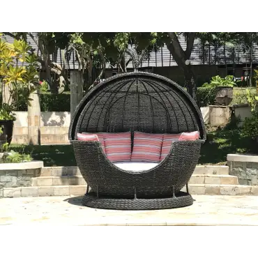 Midnight Montana Apple Day Bed