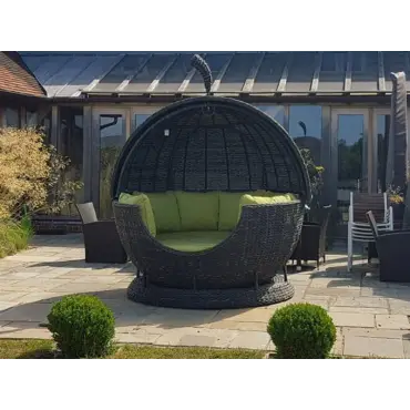 Midnight Montana outdoor garden furniture Apple Day Bed