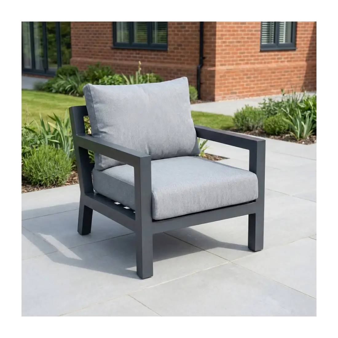 Emerson Aluminium Lounge Armchair Emerson Aluminium Lounge Armchair