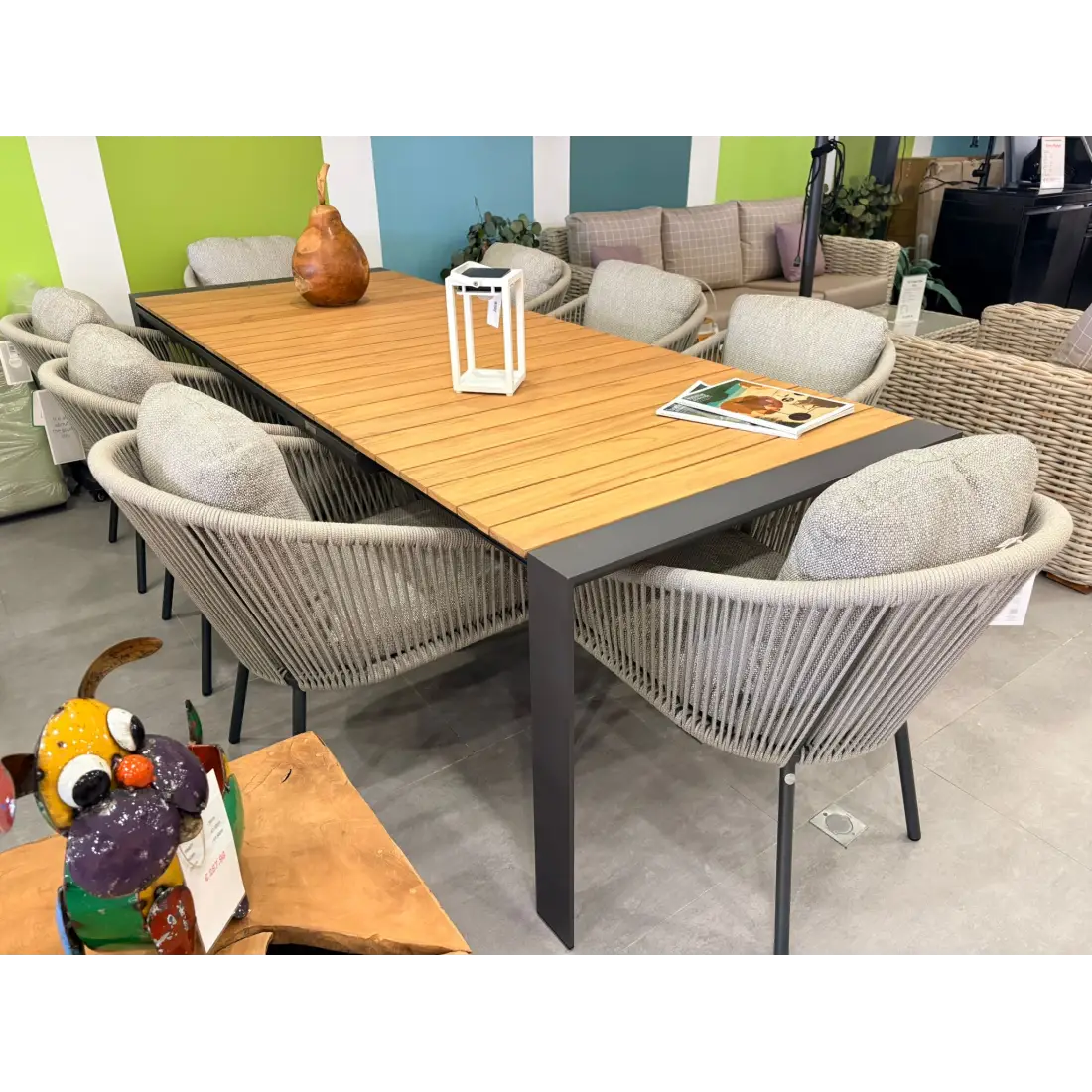 Exclusive Java Set Jakarta Table and stylish 8 elegant chairs Exclusive Java Set Jakarta Table and stylish 8 elegant chairs
