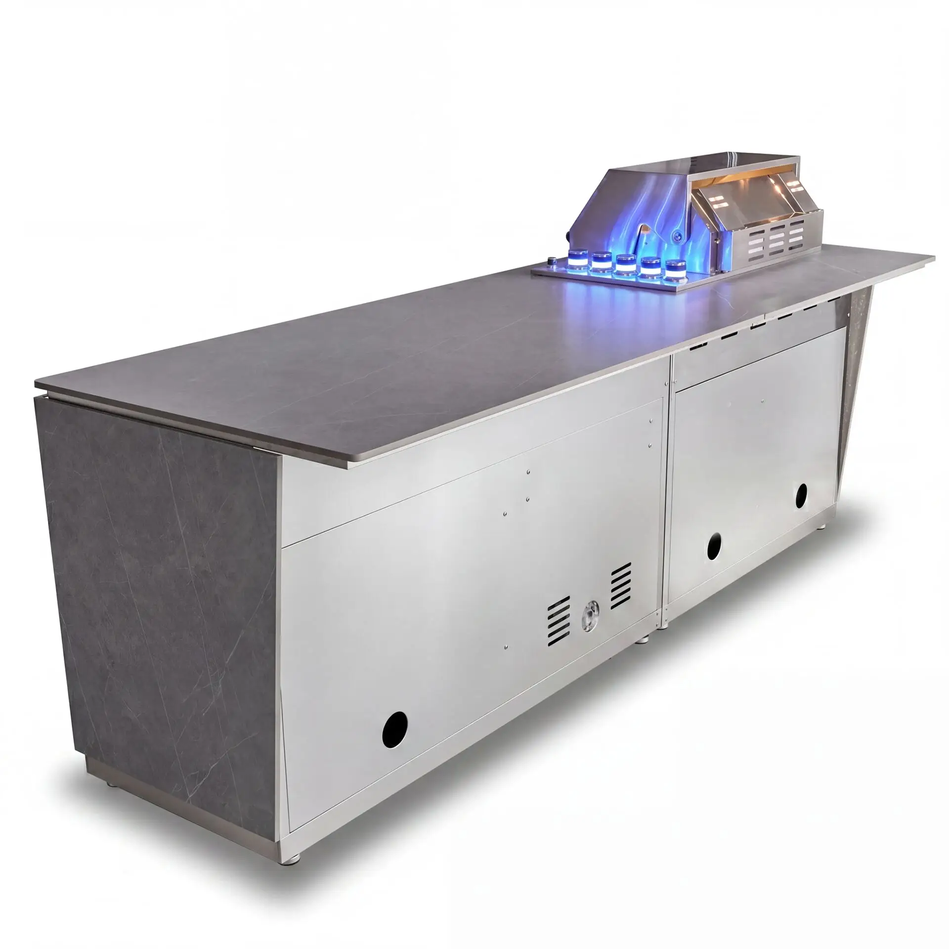 Outdoor Kitchen Island & Bar
