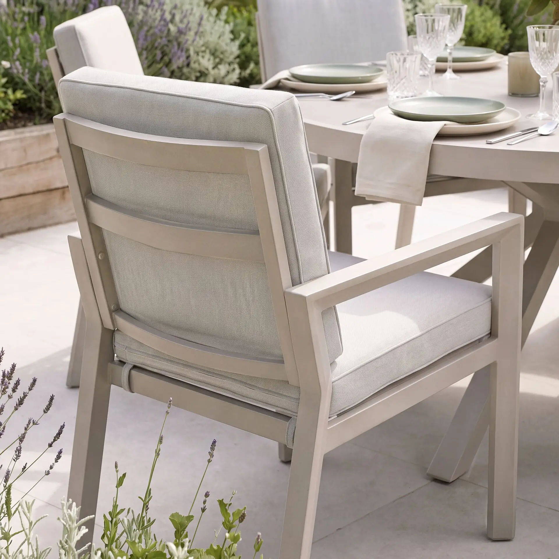 New York 8 Seat Oval Aluminium Ceramic Glass Dining Set - Latte