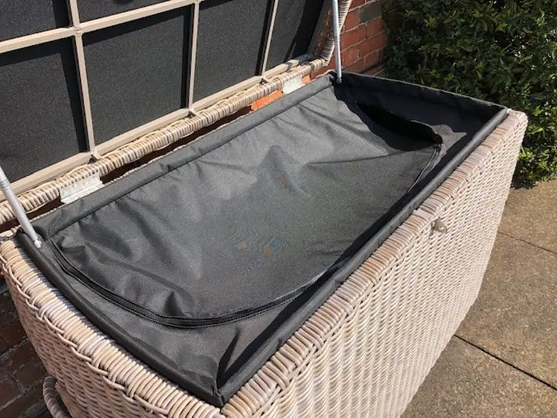 Meteor Cushion Box Medium