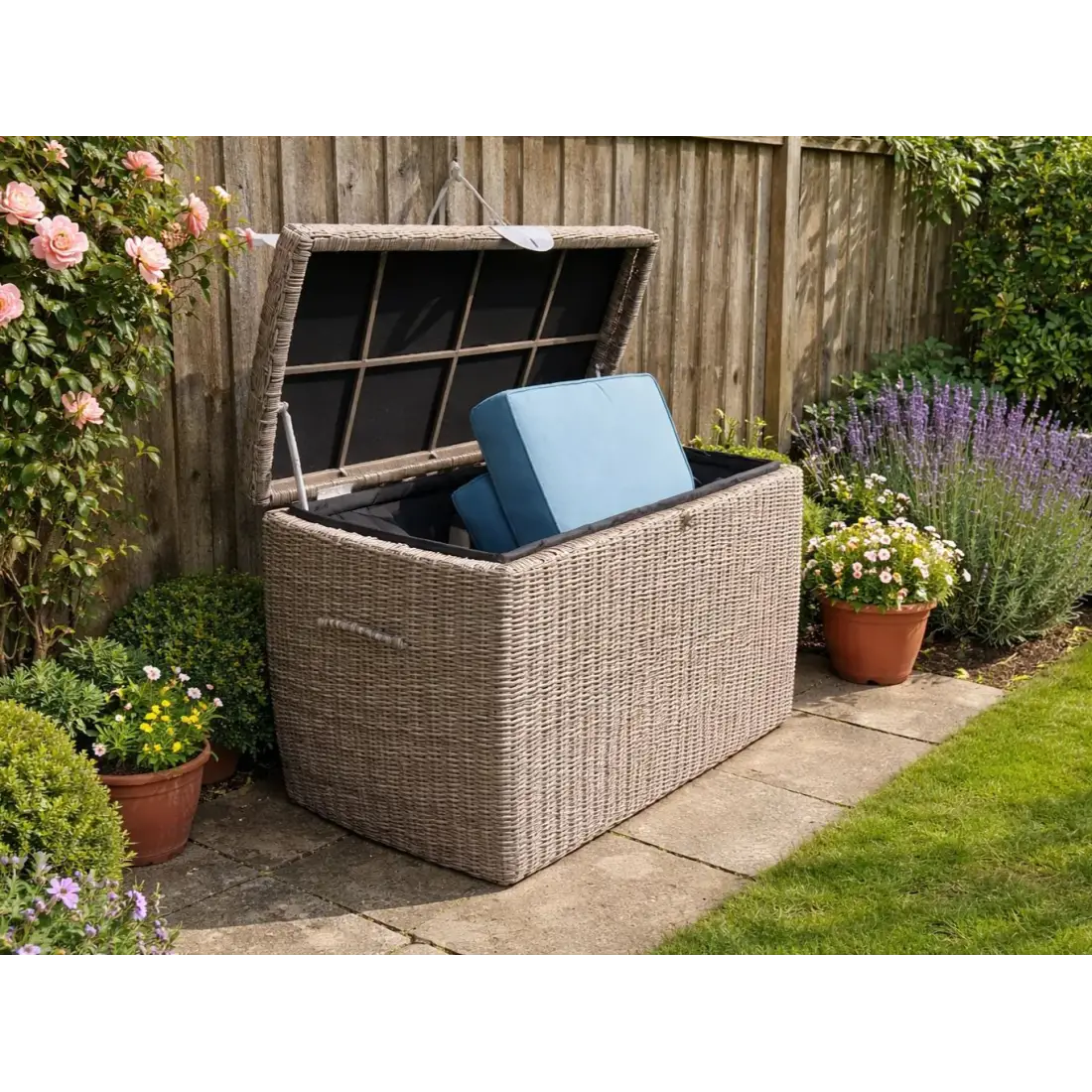 Luxor rattan garden furniture Large Cushion Box Luxor rattan garden furniture Large Cushion Box
