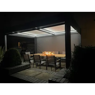 Eclipse 3 X 4m LED Motorised Pergola | Free Standing EXDISPLAY +3 Screens