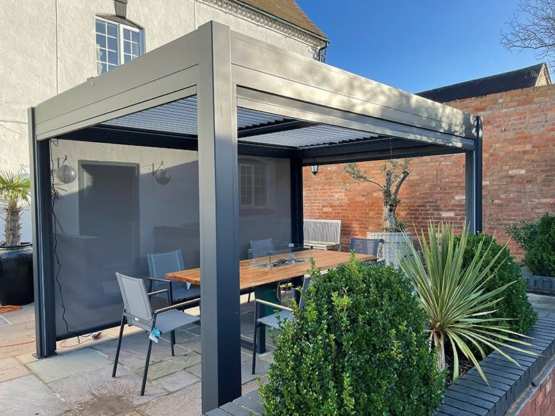 Eclipse 3 X 4m LED Motorised Pergola | Free Standing EXDISPLAY +3 Screens
