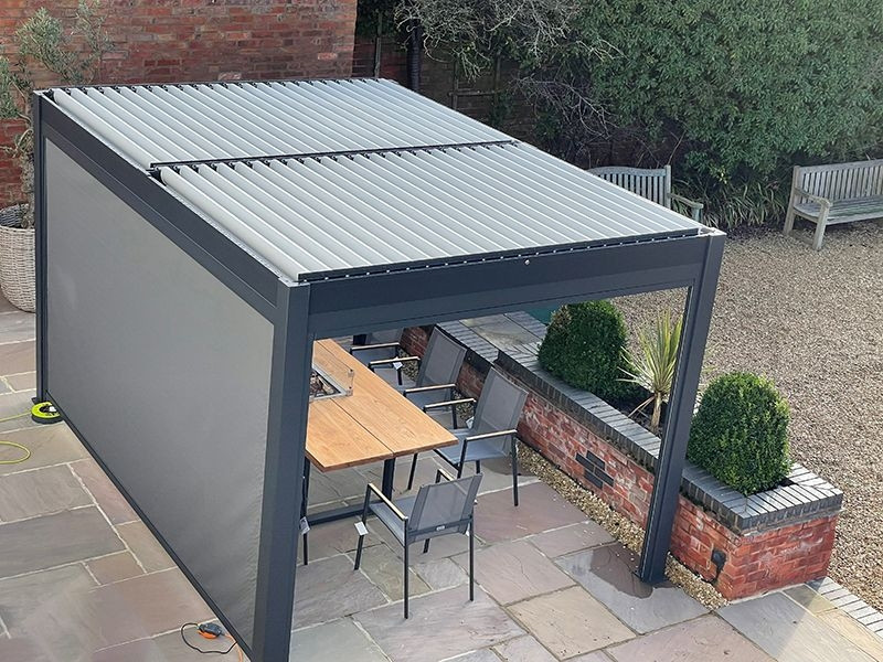 Eclipse 3 X 4m LED Motorised Pergola | Free Standing EXDISPLAY +3 Screens