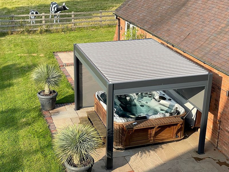 Eclipse 3 X 4m LED Motorised Pergola | Free Standing EXDISPLAY +3 Screens
