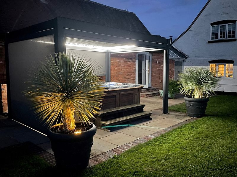 Eclipse 3 X 4m LED Motorised Pergola | Free Standing EXDISPLAY +3 Screens