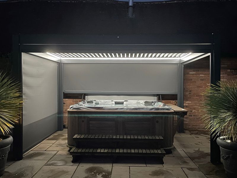 Eclipse 3 X 4m LED Motorised Pergola | Free Standing EXDISPLAY +3 Screens