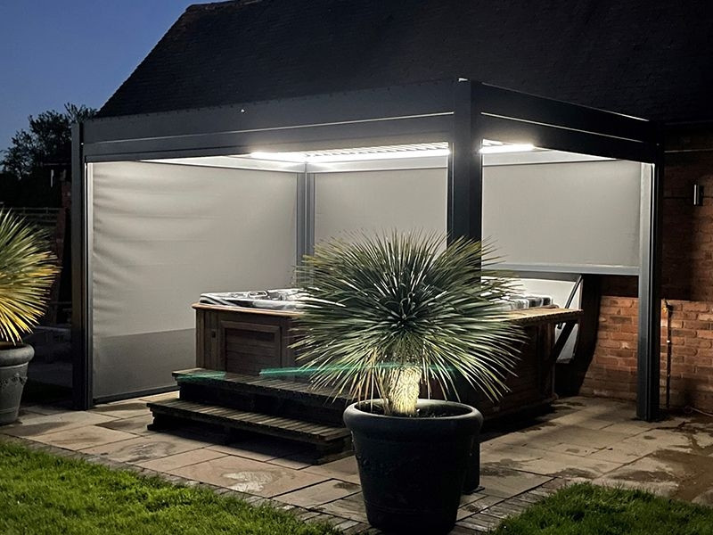 Eclipse 3 X 4m LED Motorised Pergola | Free Standing EXDISPLAY +3 Screens