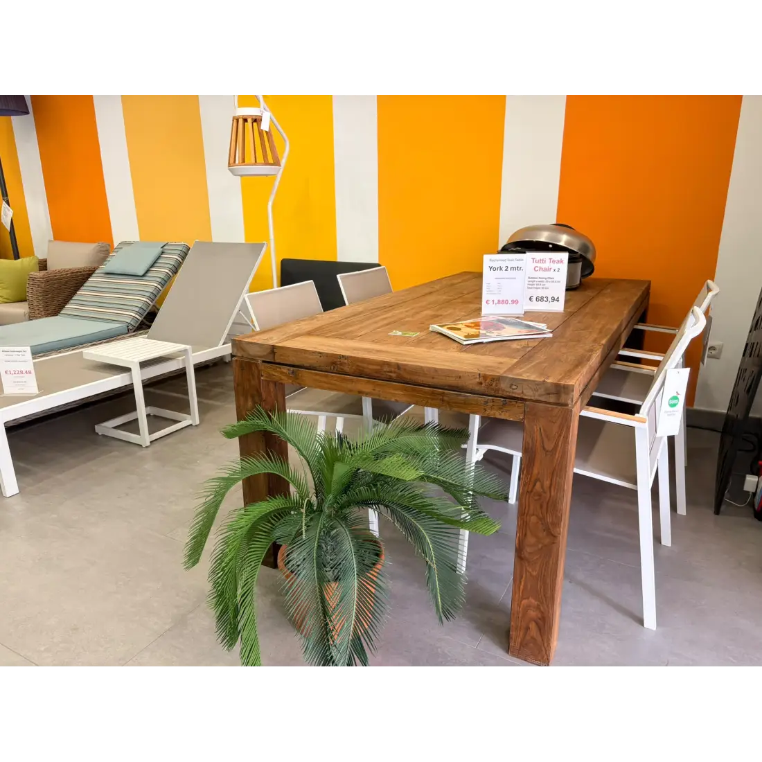 York Reclaimed Teak table set with 4 chairs York Reclaimed Teak table set with 4 chairs