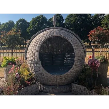 Fiji Apple Day Bed Ex display