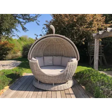 Fiji Apple Day Bed Ex display