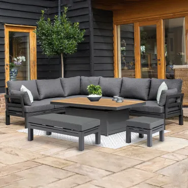 Oslo Corner Group with With Rising Table