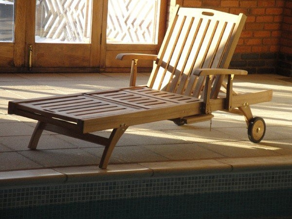 Stratford Sun Lounger with Drink tray
