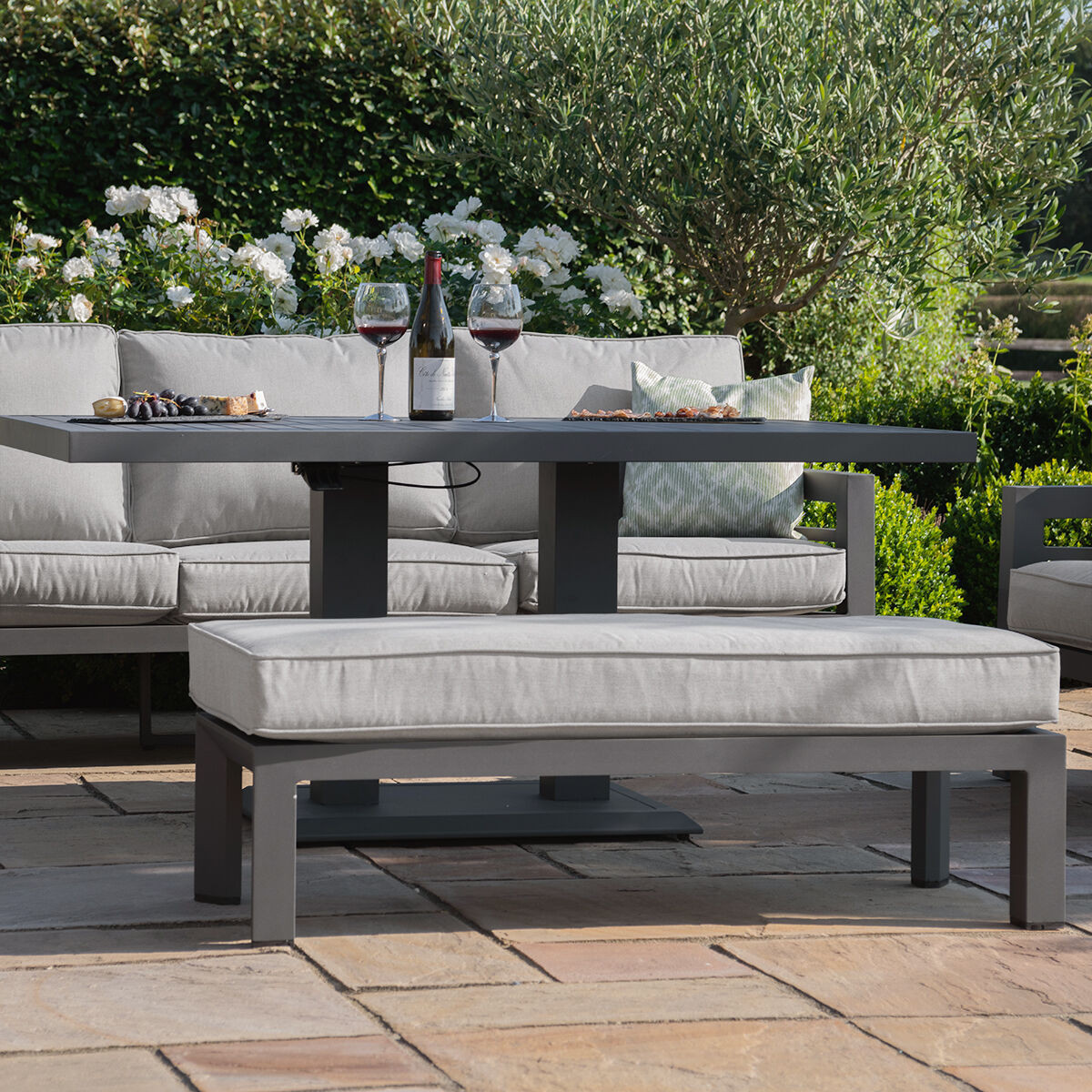 New York 3 Seat Sofa Aluminium Sofa Set - Rising Table & Bench