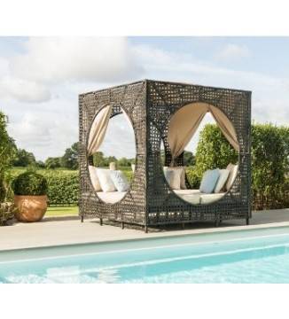 Rattan daybeds & Sun loungers
