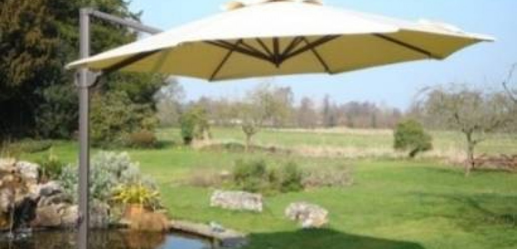 The Benefits of a Cantilever Parasol in Your Garden