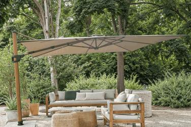 Where to Buy Cantilever Parasols in Spain Online?
